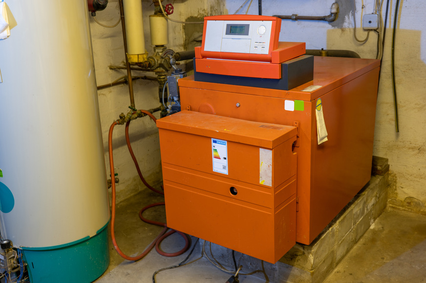 Alter Gasheizkessel.