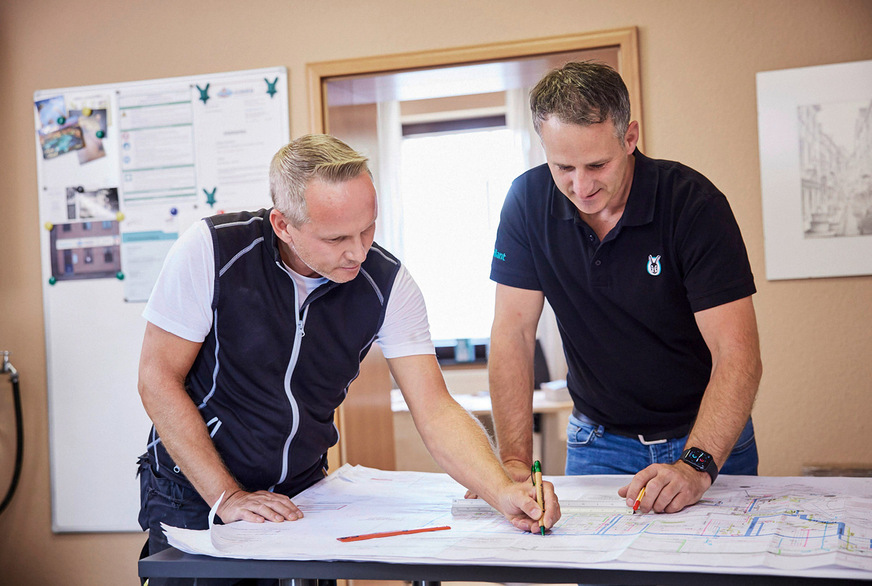 Um die vielfältigen technischen Möglichkeiten der neuen Wärmepumpen­generationen passend zu den objektspezifischen Gegebenheiten in der&nbsp;energetischen Sanierung zu nutzen, sind eine genaue Planung und Analyse&nbsp;zwingend erforderlich.