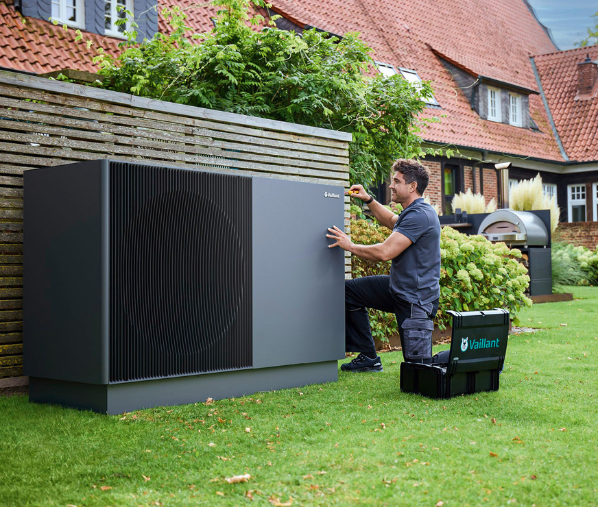 Einzelwärmepumpen mit Heizleistungen ab rund 15 kW sind ideal für die&nbsp;Bestandssanierung geeignet. Sie erschließen einen Großteil energetisch sanierter Mehrfamilienhäuser.