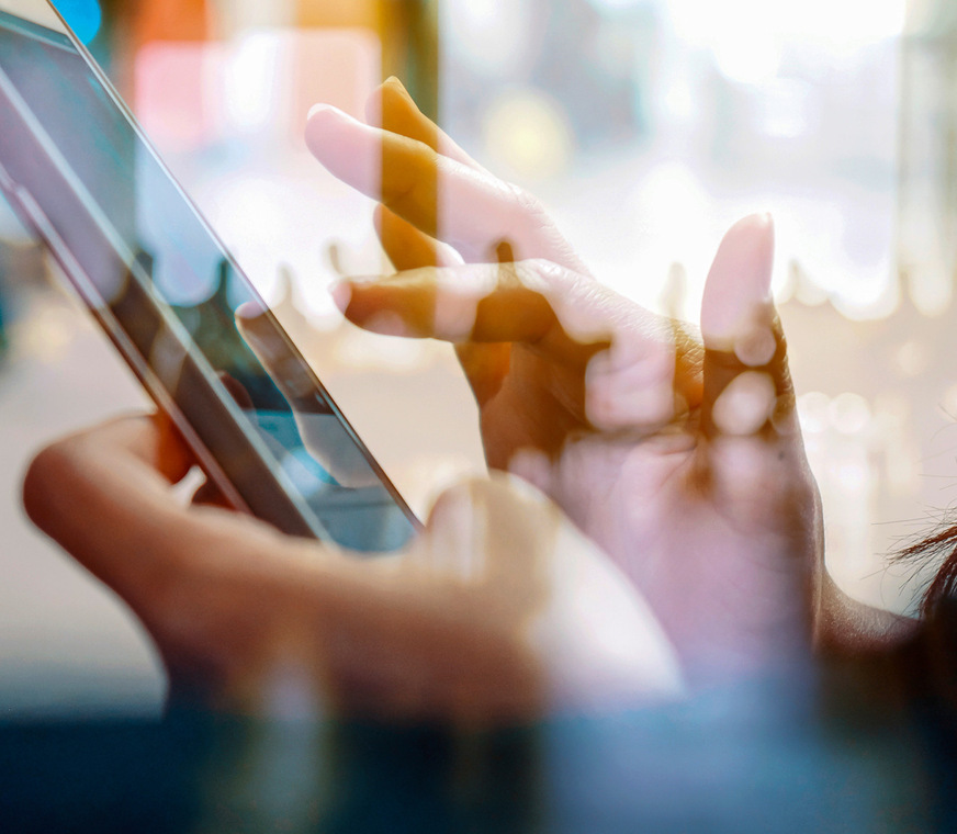 Apps holen Betriebsdaten neuer Wärmepumpen aufs Smartphone und damit auch unter die Aufsicht der Betreiber.