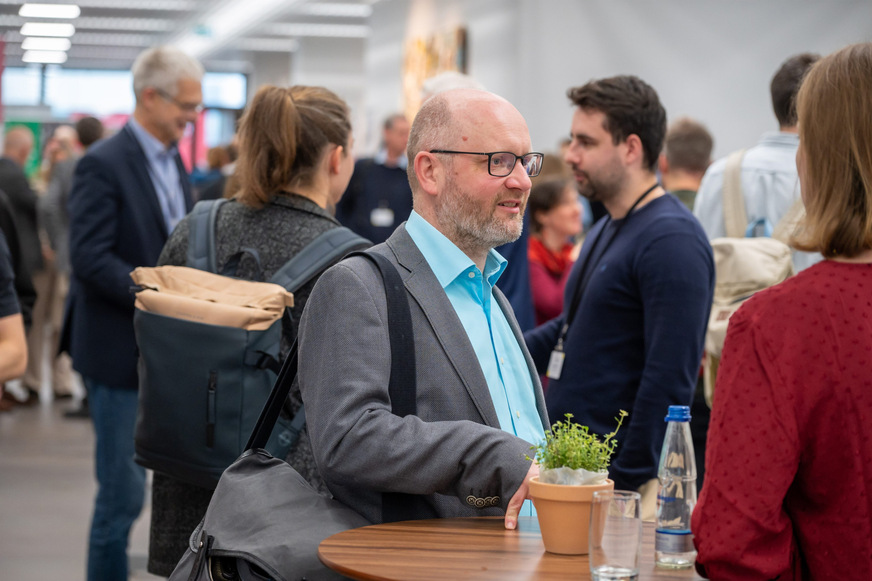 Beim Contracting-Kongress der KEA-BW in Stuttgart tauscht sich die Branche zur Finanzierung der Energiewende in Kommunen aus.