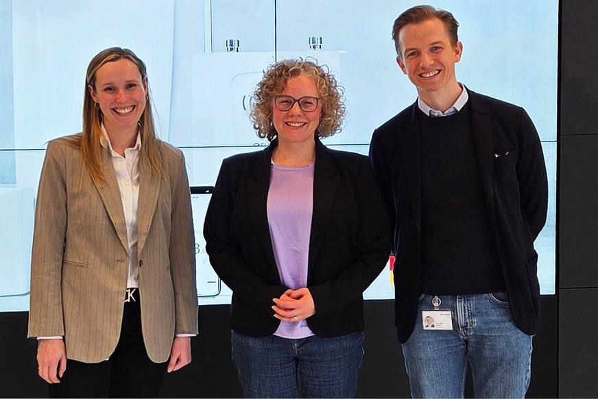 v.l.:&nbsp;Lea Sophie Welzel (Clage), Julia Verlinden (Bündnis 90/Die Grünen), Alexander Gerdes (CEO, Clage)