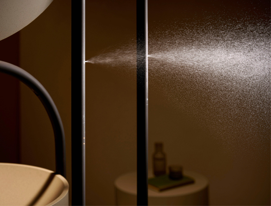 Die 10-l-Dusche mit pH-neutralisiertem Wasser ermöglicht Kopf- und Körperduschen nahezu ohne Shampoo oder Duschgel.