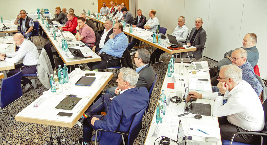 Bundesfachgruppe Sanitär Heizung Klima: Vertreter aus Haupt- und Ehrenamt aller Landesverbände setzten sich auf&nbsp;ihrer Frühjahrstagung mit einer umfangreichen Tagesordnung auseinander.