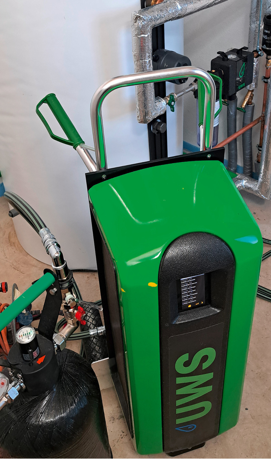 Der Vakuumentgaser Heaty VAC setzt gelöste Gase frei, indem er ein Vakuum erzeugt.