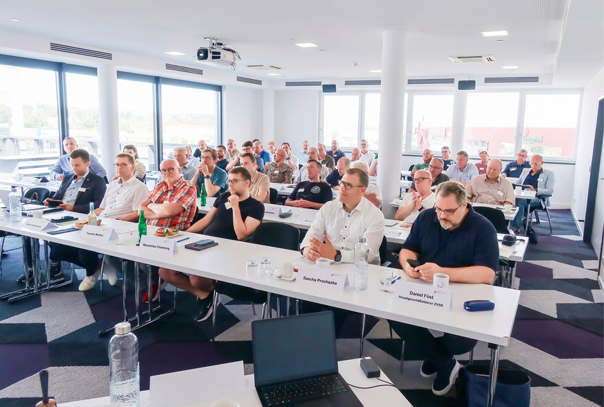 Volles Haus: aus allen Winkeln Hessens ­kamen die Delegierten in ­Gießen zusammen.
