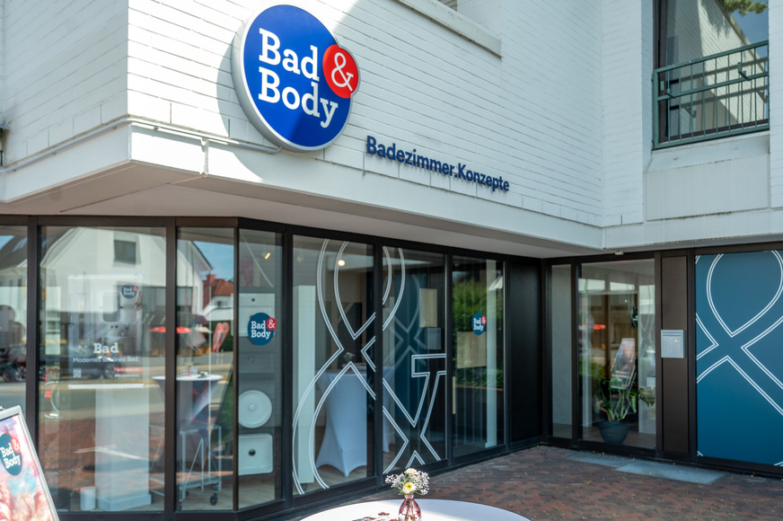 Außenansicht des Bad & Body Showrooms in Osnabrück.