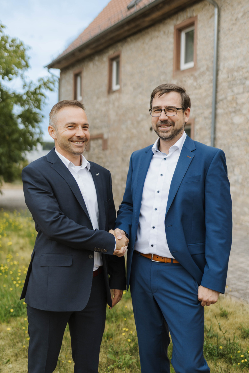 Martin Babczyk, Geschäftsführer der Systemair GmbH, gemeinsam mit Benjamin Klasen, Geschäftsführer der Systemair Deutschland GmbH.