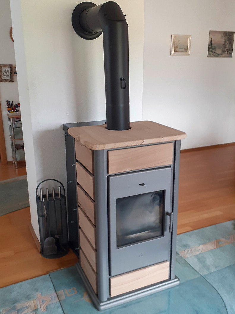 Wasserführender Kaminofen als komplette ­Ersatzheizung für das gesamte Haus.&nbsp;Wirtschaftlichkeitsberechung auf Basis getätigter Investitionen.