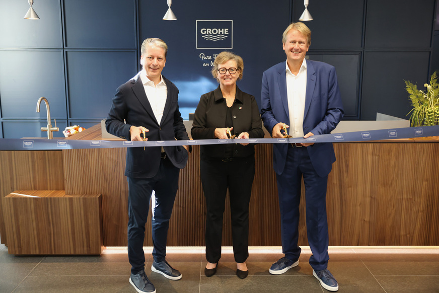 V.l.: Marc Dobro, Dr. Kirsten Bender und Thomas Schachner bei der&nbsp;Eröffnung des Water Experience Centers.