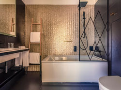 11 Badewannen der geradlinigen, puristischen Kaldewei Design-Serie Puro sind im Hotel Indigo Warsaw Nowy Świat zum Einsatz gekommen.
