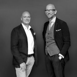 Dieter Siegers Söhne, Christian und Michael Sieger, übernahmen schon früh Verantwortung im Familienunternehmen und 2003 die Leitung des Büros in zweiter Generation.