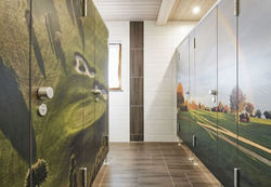 WC-Trennwandsystem PRIMO Kn mit Digitaldruck