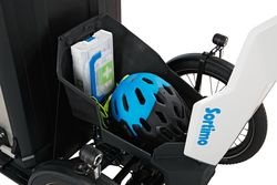 Das ProCargo CT1 verfügt über eine wetterfeste und abschließbare Frontbox.