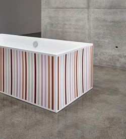 Im Bad liegen kräftige Signalfarben im Gelb-Orange-Rot-Spektrum im Trend – gerne auch im coolen Farb-Mix.&nbsp;
