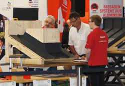 Die Bewertung erfolgte durch den Experten Josef Bock, Bundestrainer der Spengler und Spenglermeister Jürgen Sifter von der Spenglermeistervereinigung Landshut. Aufsicht und Protokoll führte Julian Bock, der bereits bei zwei EuroSkills-Wettbewerben assistierte.
