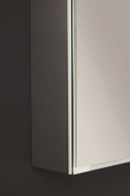 LED-Beleuchtung, Griffe und Elektropaneel im Detail.