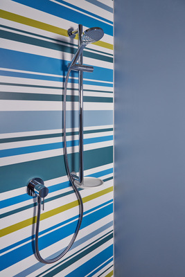 … und sind so wieder demontierbar. Abschließend erfolgt die Feininstallation der IXMO_solo-Duscharmatur und -Brausestange sowie ...