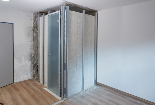In den Wohnraum integriert: Das Bad mit IBS mit Keuco-Badausstattungen. Sowohl im Neubau als auch im Modernisierungsbereich sind ... - © Keuco
