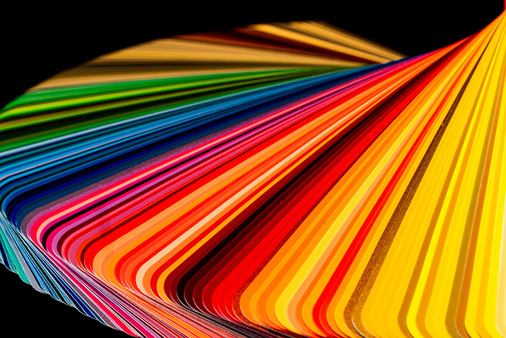 Bild 10 Der bekannteste Standard ist der Fächer RAL Classic mit aktuell 216 Farben. Eine neue Nuance kam ganz frisch hinzu und wird Fasergrün genannt. 