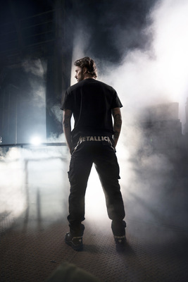 Co-gebrandete Shirts, Pilot Jacket, Denim Cargos, Stahlkappenschuhe: Zum lang ersehnten Festival-Sommer präsentieren
Strauss und Metallica eine gemeinsame Linie.