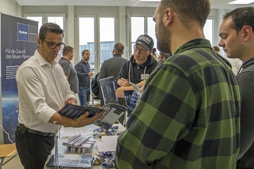 Nach dem Besuch der zahlreichen Stände zogen die Schüler*innen ein positives Fazit und betonten wiederholt, dass sie nun  neue Aspekte ihres vielseitigen Berufs entdeckt  hätten und besser wüssten, in welchem Fachgebiet sie nach der Ausbildung einmal arbeiten möchten. 