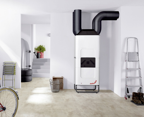  Die Raumkühlung wird zukünftig einer der bestimmenden Markttrends sein. Seit dem vergangenen Jahr kann das zentrale Komfortlüftungsgerät Zehnder ComfoAir Q 600 mit einer Kühleinheit nachgerüstet werden.

