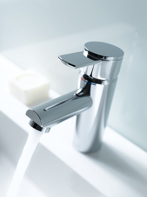 Die Markteinführung von wasserführenden Armaturen erfolgt 2002.