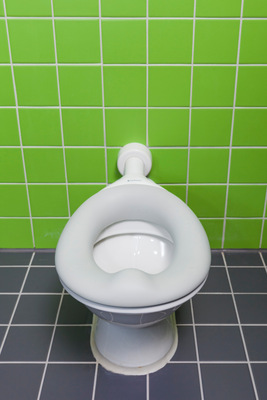 In den Sanitärräumen der Kita kamen kindgerechte Stand-WCs der Badezimmerserie Bambini zum Einsatz.