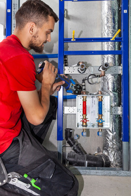 Die Monteure lobten die enorme Erleichterung durch das schnelle Arbeiten mit dem Versorgungssystem FlowFit. 