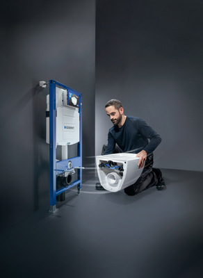  Mit einem Geberit WC-System ist die Installation dank neuartiger Montagetechniken bis zu 40 % schneller möglich als bei einem herkömmlichen Unterputzspülkasten mit WC-Keramik und -Sitz.