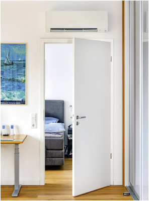  Statt klassischer Heizkörper kommen bei der Luft/Luft-Wärmepumpe moderne Wandgeräte, Truhengeräte oder Deckenkassetten zum Einsatz.