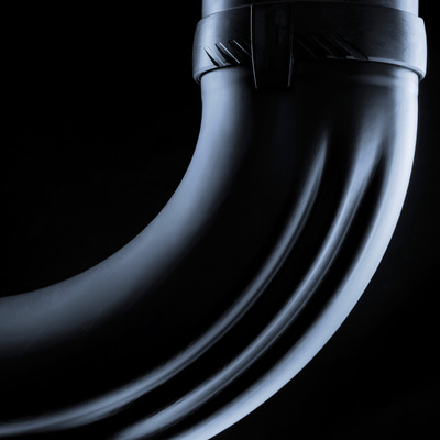 Die Geberit Silent-Pro SuperTube Abwasserlösung wurde speziell für mehrgeschossige Gebäude und Häuser mit mehrfach verzogener Fallleitung entwickelt.