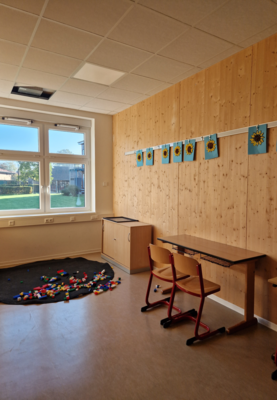  Um für die Schüler eine optimale Lernumgebung zu schaffen, ist ein gesundes Raumklima genauso entscheidend wie ausreichend Licht und eine ansprechende Raumgestaltung.