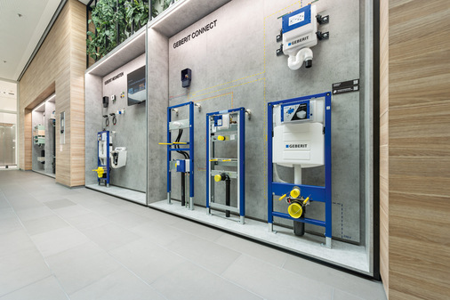  Der Ausstellungsbereich am Informationszentrum Langenfeld umfasst die Kompetenzen rund um Trinkwasserhygiene, Schallschutz, Brandschutz und Abwasserhydraulik. 