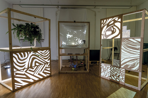 „Transformative Spaces“ erlaubt neue Sichtweisen auf gewohnte Badarchitekturen und Hygienerituale.