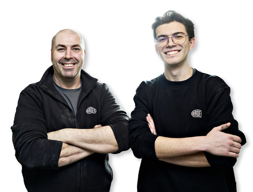 Dink﻿o Pidic mit Sohn Anel:
 „Die Wasserleitungen und alle Anschlüsse sind ent­halten und das Modul ist komplett abgedichtet. In Sachen Dichtigkeit waren wir ­damit auf der sicheren Seite.“