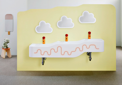 Mit farbig abgestimmten Waschlandschaften, Armaturen und weiteren Accessoires lassen sich kindgerechte Einrichtungskonzepte auch in den Sanitärräumen stimmig umsetzen.