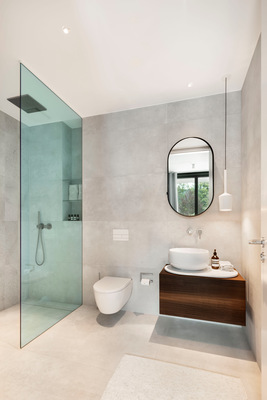 Perfekt für die luxuriöse Badgestaltung: Armaturen und Accessoires mit PVD-Oberflächen in Bronze oder Nickel gebürstet.