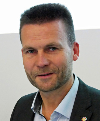 „Wichtiger als der Bau neuer Wärmenetze ist es, die Leistungsfähigkeit der bestehenden Stromnetze zukunftsfähig zu machen, denn durch Wärmepumpe und E-Mobilität droht dort der Engpass.“ 
Thorsten Jakob (Vorsitzender Bufa SHK)