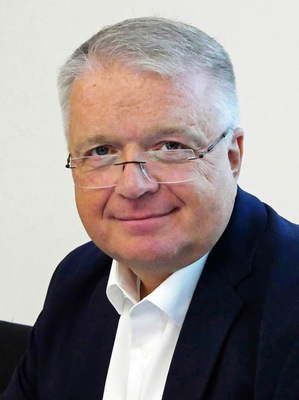 „In Zukunft werden neue Wärmepumpen durch digitale Schnittstellen steuerbar. Über Details, die von der Bundesnetzagentur bestimmt werden, soll eine VdZ-Broschüre ­informieren.“ 
Dr.-Ing. Matthias Wagnitz (ZVSHK)