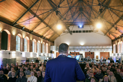 Geberit NahDran Tour 2025: Das Kompetenzforum ist gut besucht: Die Vorträge stoßen auf großes Interesse