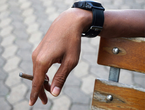 Ein Beschäftigter hat Anspruch auf eine Pause von ­mindestens 30 Minuten, wenn die Arbeitszeit mindestens 6 Stunden beträgt. Der Pausenanspruch erhöht sich auf mindestens 45 Minuten, wenn die Arbeits­zeit mehr als 9 Stunden ­umfasst.