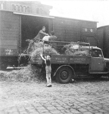 Nachdem die Firma im Krieg von einer Brandbombe zerstört wurde, wird sie Anfang der 50er Jahre wieder neu aufgebaut.