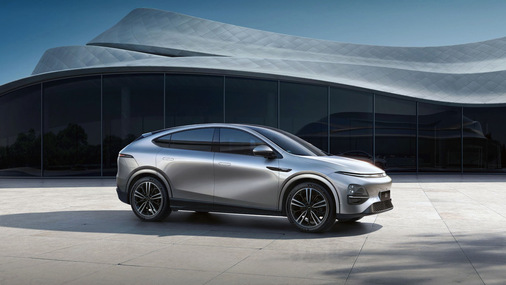 XPeng ist ein Hersteller von Elektrofahrzeugen mit Schwerpunkt auf Energieeffizienz. Das Unternehmen gilt insbesondere hinsichtlich Ladetechnologie, -zeit und -geschwindigkeit als marktführend. 