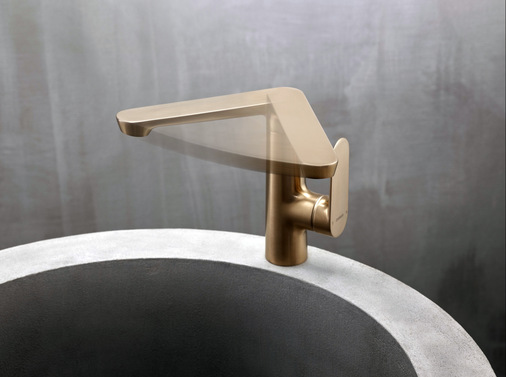 Zusätzliche Flexibilität ermöglicht die seitenbediente Variante der Hansagenesis Waschtischarmatur durch einen um 120° schwenkbaren Auslauf.