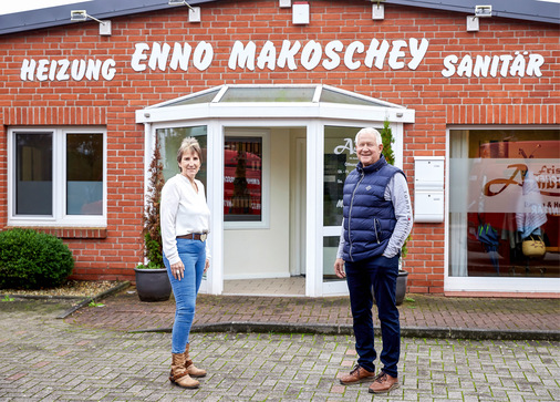 Firmengründer Enno Makoschey hat in Sigrid Studt die ideale Nachfolgerin gefunden. Er selbst kommt meistens einmal in der Woche auch noch ins Büro.