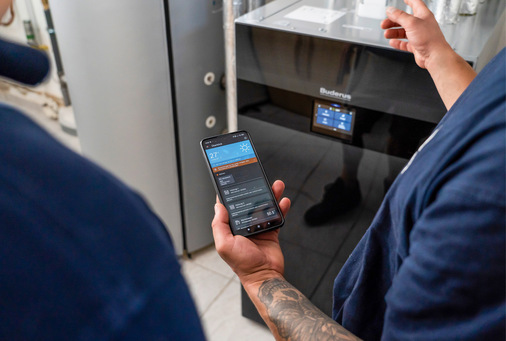 Die App MyEnergyMaster von Buderus zeigt Energieflüsse, Eigenverbrauch und Verbrauchsdaten.