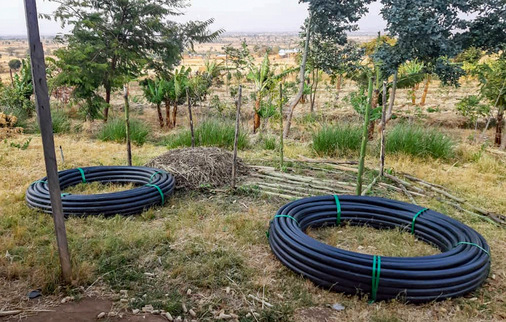Wasser bringt Leben: Für eine Berieselung im AgroForest der Gewerbeschule lässt sich von der nahe gelegenen Bergregion genügend herleiten.