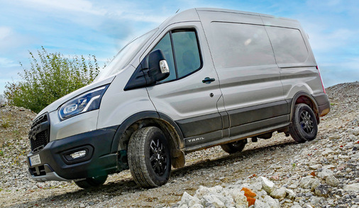 Mit Allradtechnik ist der Transporter spurstabiler unterwegs.